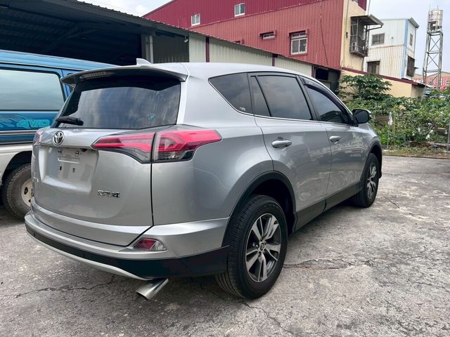 TOYOTA豐田 RAV4  第2張相片