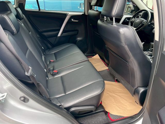 TOYOTA豐田 RAV4  第6張相片