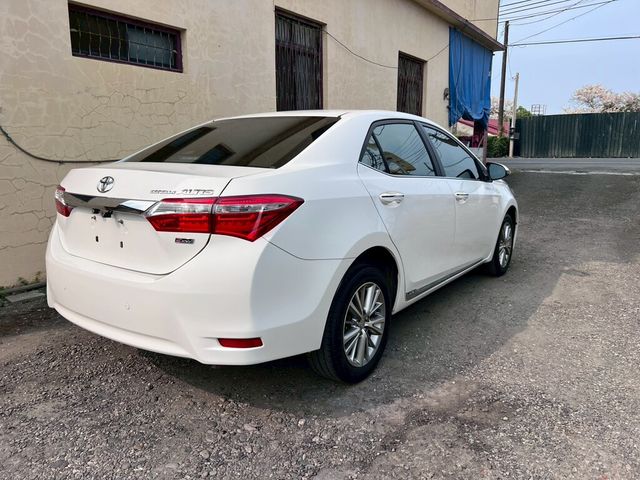 TOYOTA豐田 ALTIS  第2張相片