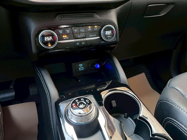 FORD福特 KUGA  第13張相片