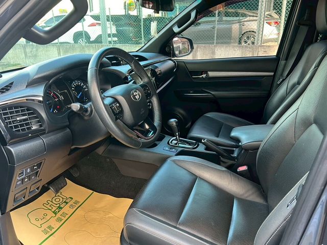 TOYOTA豐田 HILUX  第7張相片