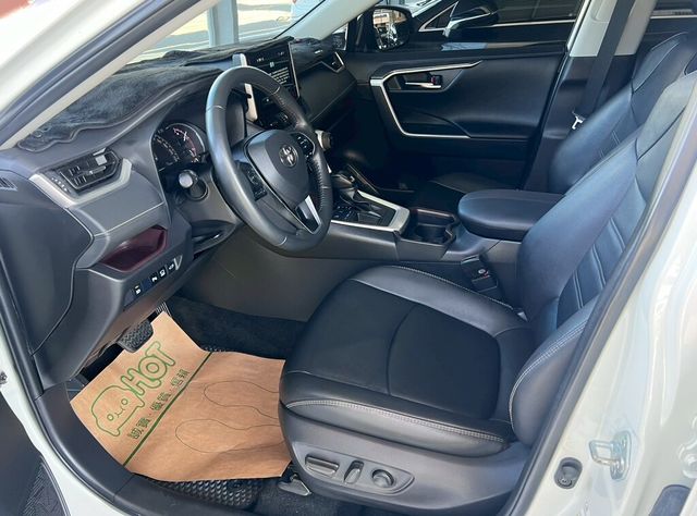 TOYOTA豐田 RAV4  第7張相片