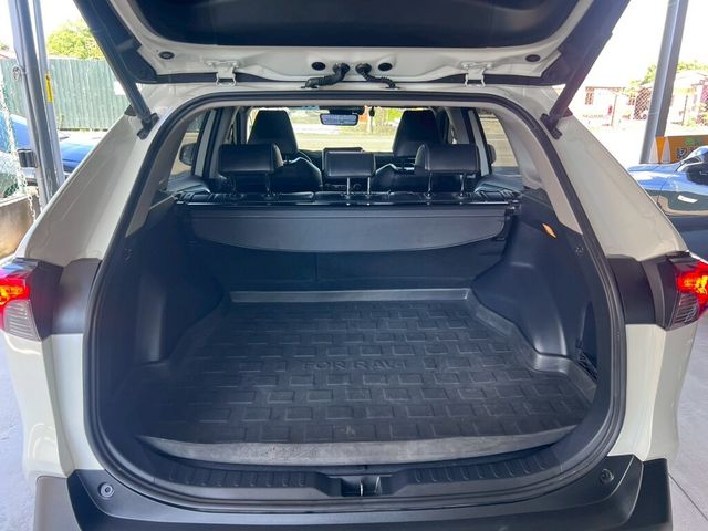 TOYOTA豐田 RAV4  第9張相片