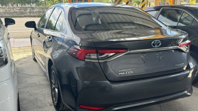 TOYOTA豐田 COROLLA ALTIS HYBRID  第4張相片