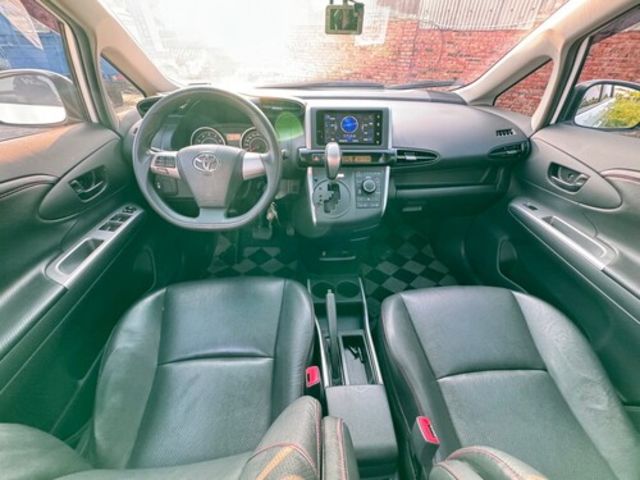 TOYOTA豐田 WISH  第8張相片