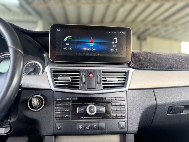 M-BENZ賓士 E200  第7張相片