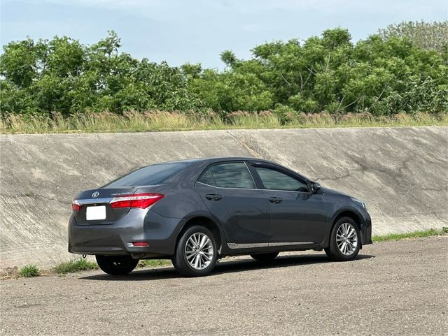 TOYOTA豐田 ALTIS  第2張相片