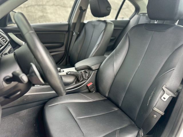 BMW寶馬 320I  第9張相片