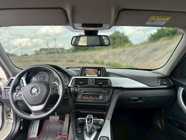 BMW寶馬 320I  第11張相片