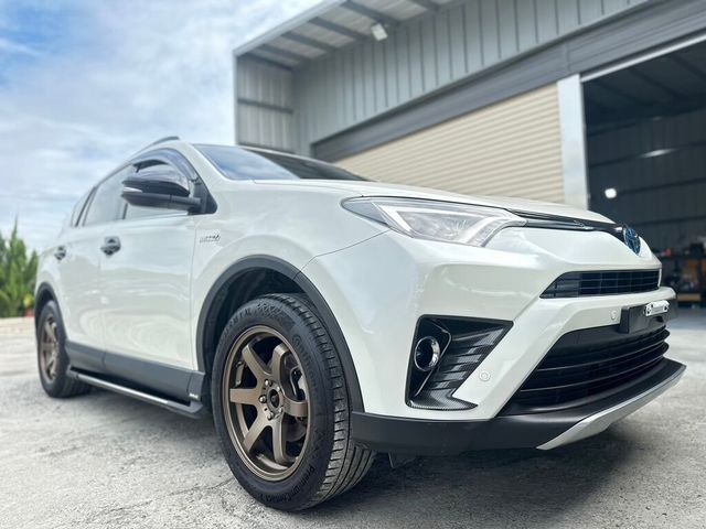 TOYOTA豐田 RAV4  第3張相片