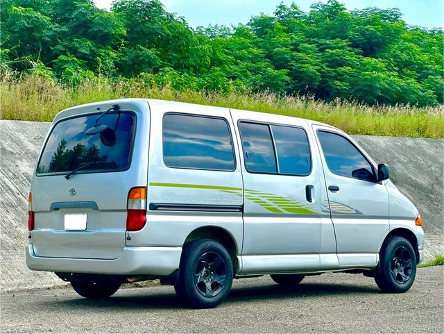 TOYOTA豐田 HIACE  第2張相片
