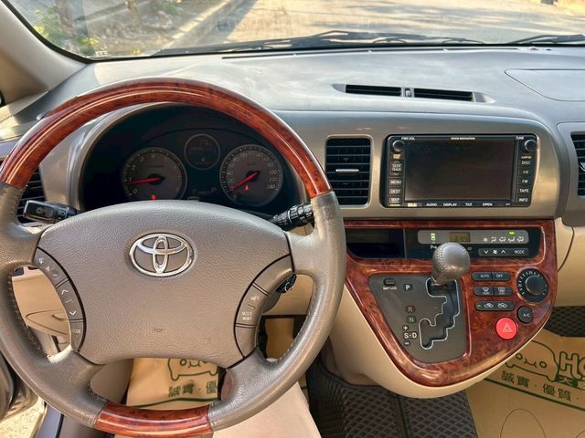 TOYOTA豐田 WISH  第7張相片