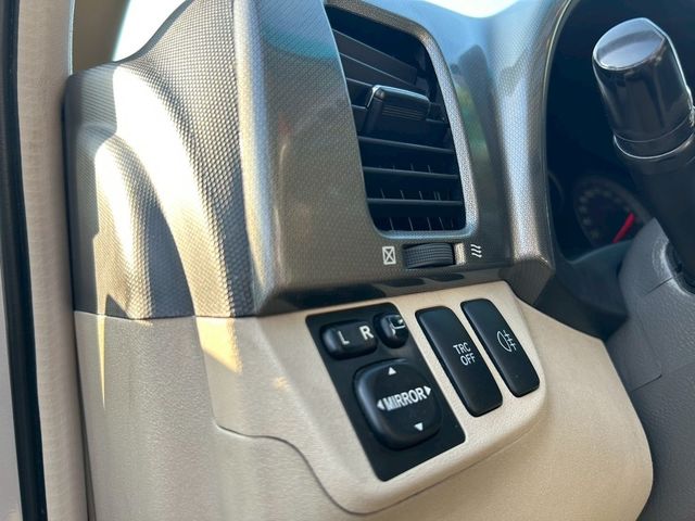 TOYOTA豐田 WISH  第8張相片