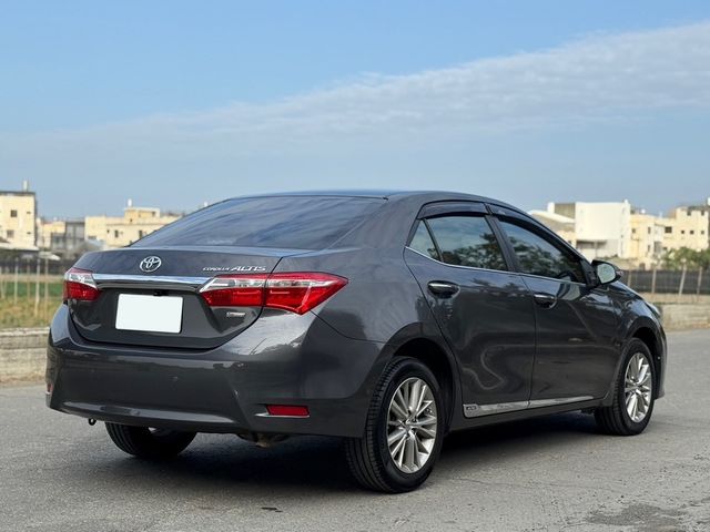 TOYOTA豐田 ALTIS  第2張相片