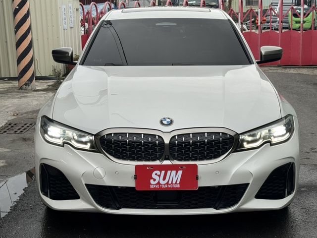 M340I 5AU智慧駕駛/LED頭尾燈/全車M套件/環景系統/電尾門/變速箱優化/VVS排氣管/金屬渦輪管  第2張相片