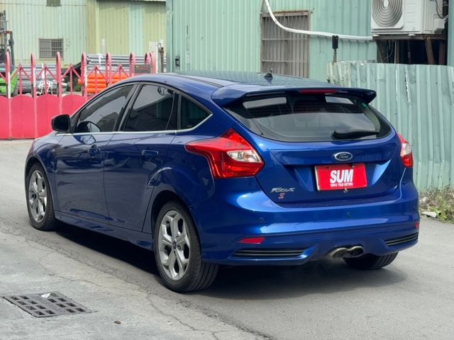 汽油運動型 定速/雙區恆溫/升級大螢幕/Carplay/藍牙/倒車顯影/方向盤快控  全車ST套件  第5張相片