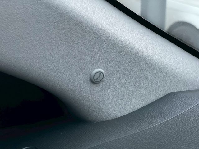經典版 全車原鈑件 安卓基改好了 二十幾萬輕鬆代步!  第12張相片