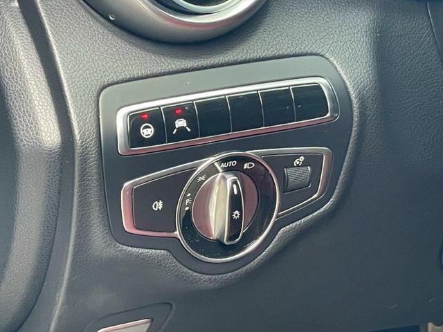 比AMG基本滿再滿 ! IKEY / ACC跟車 / CARPLAY大螢幕 / 冷熱通風椅 / 紅內裝 / 全景天窗  第13張相片