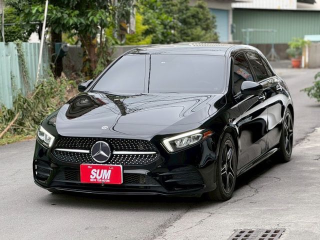 A250 AMG 4Matic 液晶儀表/氣氛燈/手寫觸控板/Ikey/Carplay/空力套件/大改款質感內裝/大天窗  第1張相片