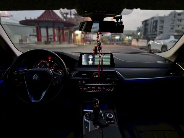520i 白金旗艦版 升級寶馬專屬安卓機/5AS智慧駕駛/雙前電動椅/Ikey/LED頭尾燈/電子手煞/Autohold  第10張相片