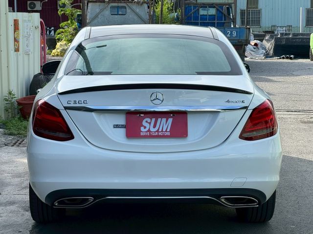 4Matic 定速/柏林之音/藍牙/電動椅/電熱椅/全景天窗/盲點偵測/後座出風口  第4張相片
