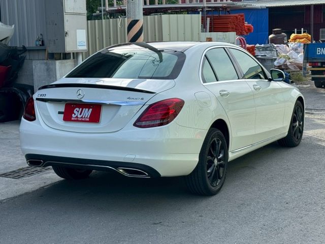 4Matic 定速/柏林之音/藍牙/電動椅/電熱椅/全景天窗/盲點偵測/後座出風口  第5張相片