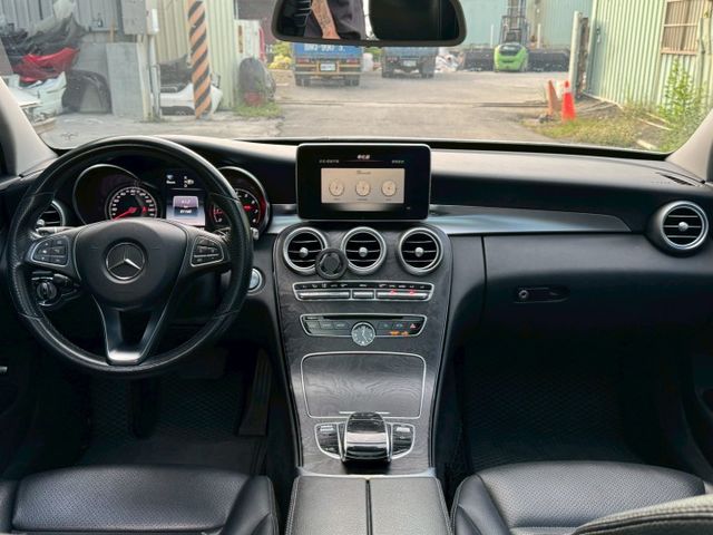 4Matic 定速/柏林之音/藍牙/電動椅/電熱椅/全景天窗/盲點偵測/後座出風口  第10張相片