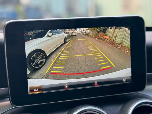 4Matic 定速/柏林之音/藍牙/電動椅/電熱椅/全景天窗/盲點偵測/後座出風口  第14張相片