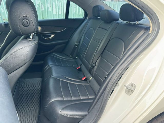 4Matic 定速/柏林之音/藍牙/電動椅/電熱椅/全景天窗/盲點偵測/後座出風口  第20張相片