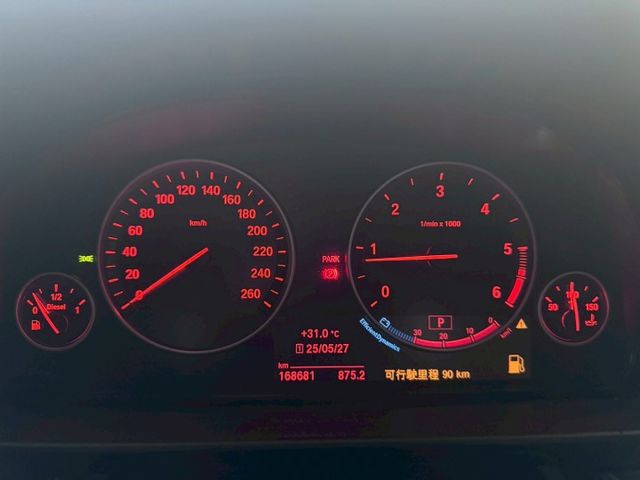 520D 引擎水路已整理!! 升級黑頂棚/摸門解鎖/定速/升級專屬安卓機/改裝音響/電動椅/倒車顯影/電子手煞  第9張相片
