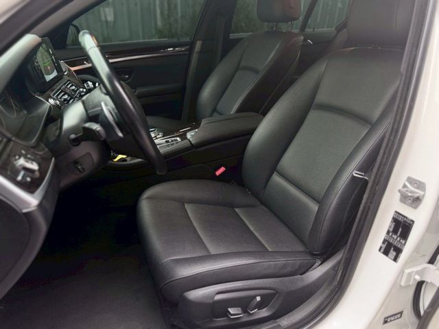 520D 引擎水路已整理!! 升級黑頂棚/摸門解鎖/定速/升級專屬安卓機/改裝音響/電動椅/倒車顯影/電子手煞  第16張相片