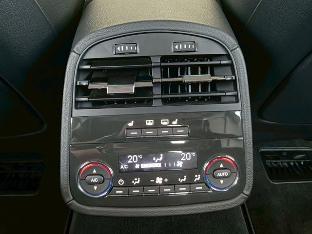 3.0T 你值得擁有的跑車 定速/電動記憶座椅/Ikey/前後雷達/倒車影像/電動窗簾/10支揚聲器  第11張相片