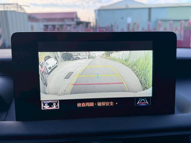 300H F Sport 跟車系統/貫穿式尾燈/空力套件/Ikey/雙前電動椅/液晶儀表/黑頂棚內裝/觸控手寫版  第12張相片