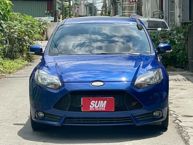 2.0汽油運動版 雙區恆溫/升級大螢幕/Carplay/藍牙/倒車顯影/天窗/方向盤快控  第3張相片