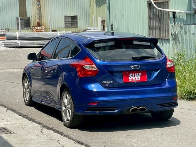 2.0汽油運動版 雙區恆溫/升級大螢幕/Carplay/藍牙/倒車顯影/天窗/方向盤快控  第5張相片