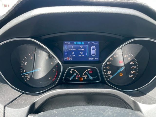 2.0汽油運動版 雙區恆溫/升級大螢幕/Carplay/藍牙/倒車顯影/天窗/方向盤快控  第9張相片