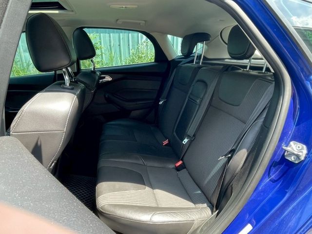 2.0汽油運動版 雙區恆溫/升級大螢幕/Carplay/藍牙/倒車顯影/天窗/方向盤快控  第14張相片