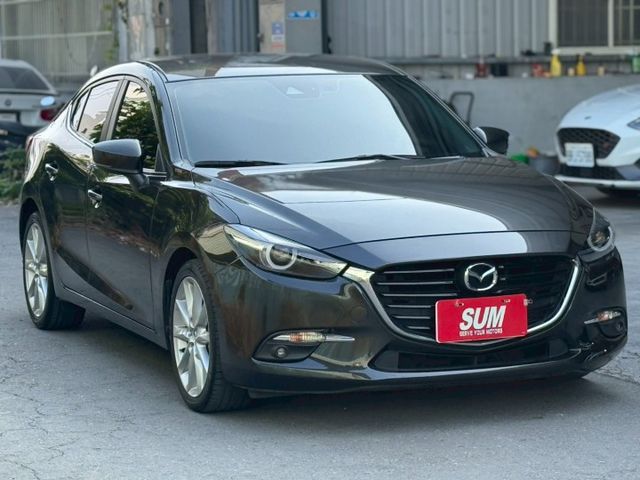 尊榮安全版 定速/藍牙/Ikey/Carplay/雙區恆溫/抬頭顯示/中控螢幕/倒車顯影  第2張相片