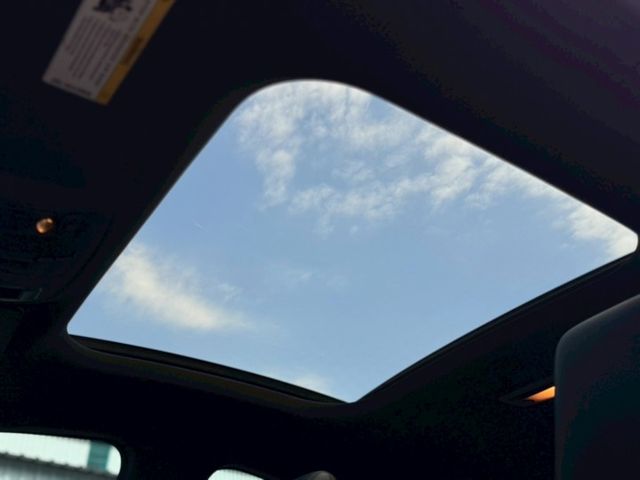 倒車顯影 柏林音響 IEKY 摸門 天窗 HK 盲點 雙前座電動加熱座椅 45包  第15張相片