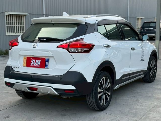 KICKS  第6張相片