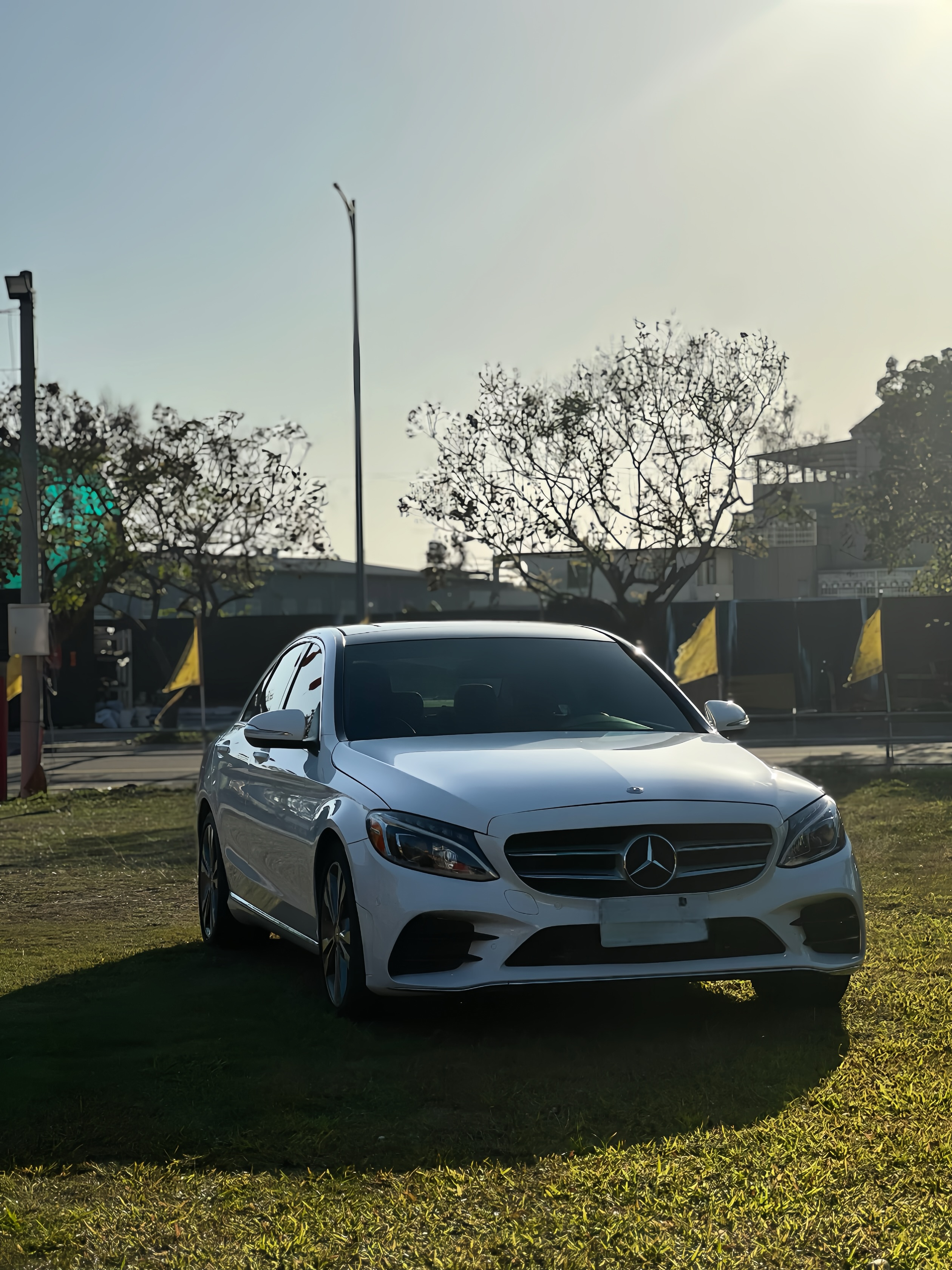 15。C300。白色米內裝。70有找!  第1張相片