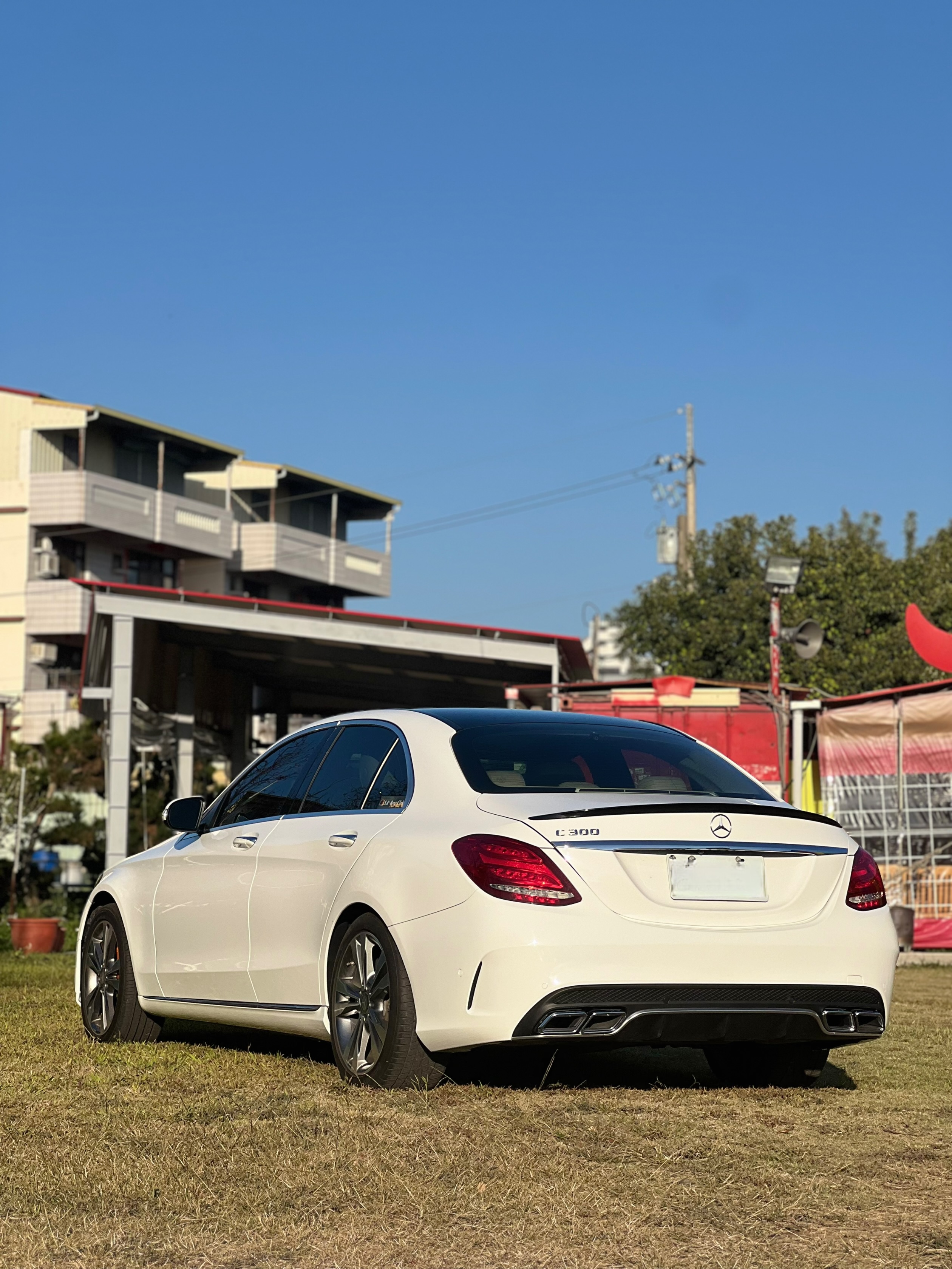 15。C300。白色米內裝。70有找!  第3張相片