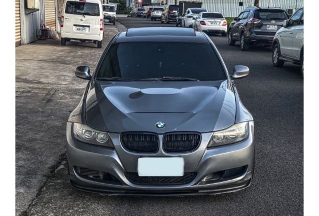 2011年 BMW E90 335i 末代皇帝 全車M3套件 精品改裝  第2張相片