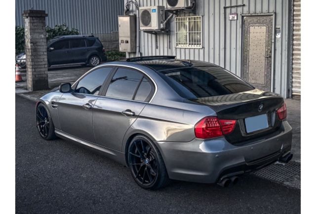 2011年 BMW E90 335i 末代皇帝 全車M3套件 精品改裝  第3張相片