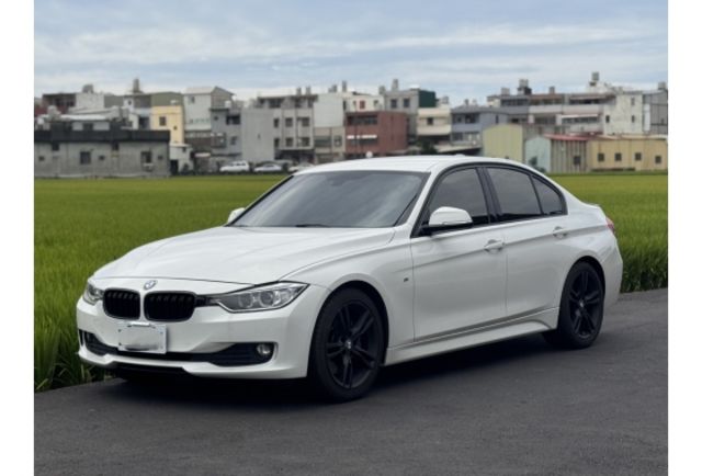2014 BMW F30  320i  第1張相片