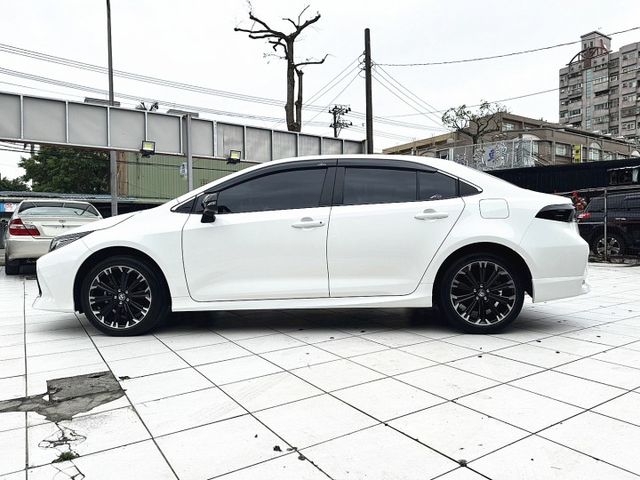 GR SPORT 空力套件 / 尾翼/盲點偵測 /ACC跟車/車道偏移/抬頭顯示器/摸門  第4張相片