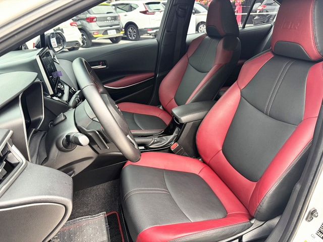 GR SPORT 空力套件 / 尾翼/盲點偵測 /ACC跟車/車道偏移/抬頭顯示器/摸門  第10張相片