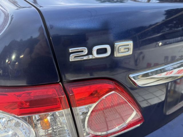 2.0 G經典版，天窗/免鑰匙啟動車門鎖 /定速 /恆溫 /ABS/電動椅*1/HID氙氣頭燈/換檔撥片  第5張相片