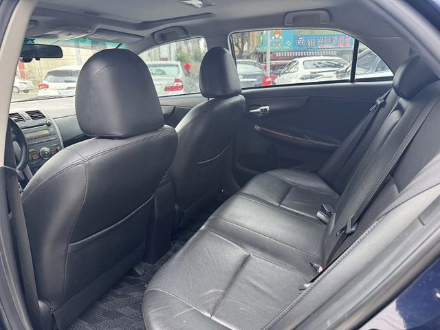 2.0 G經典版，天窗/免鑰匙啟動車門鎖 /定速 /恆溫 /ABS/電動椅*1/HID氙氣頭燈/換檔撥片  第10張相片
