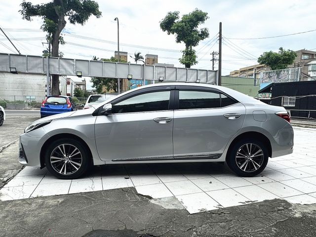 僅跑3萬公里/里程保證/一手車 / 原版件/I KEY/摸門/循跡/定速/盲點/抬頭顯示器.....  第4張相片